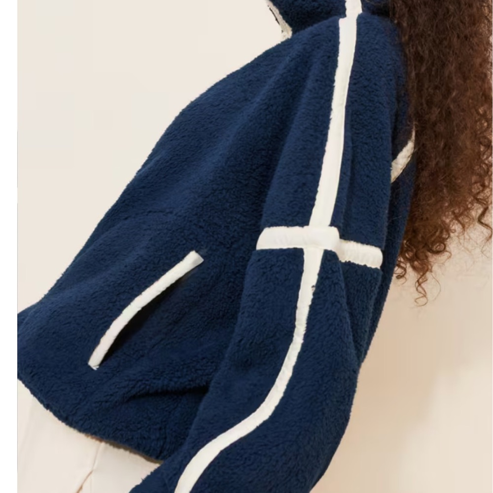 Soon NEW 10/5 🩵🩵🩵Women's Navy Sherpa Zip Jacket with White Trim